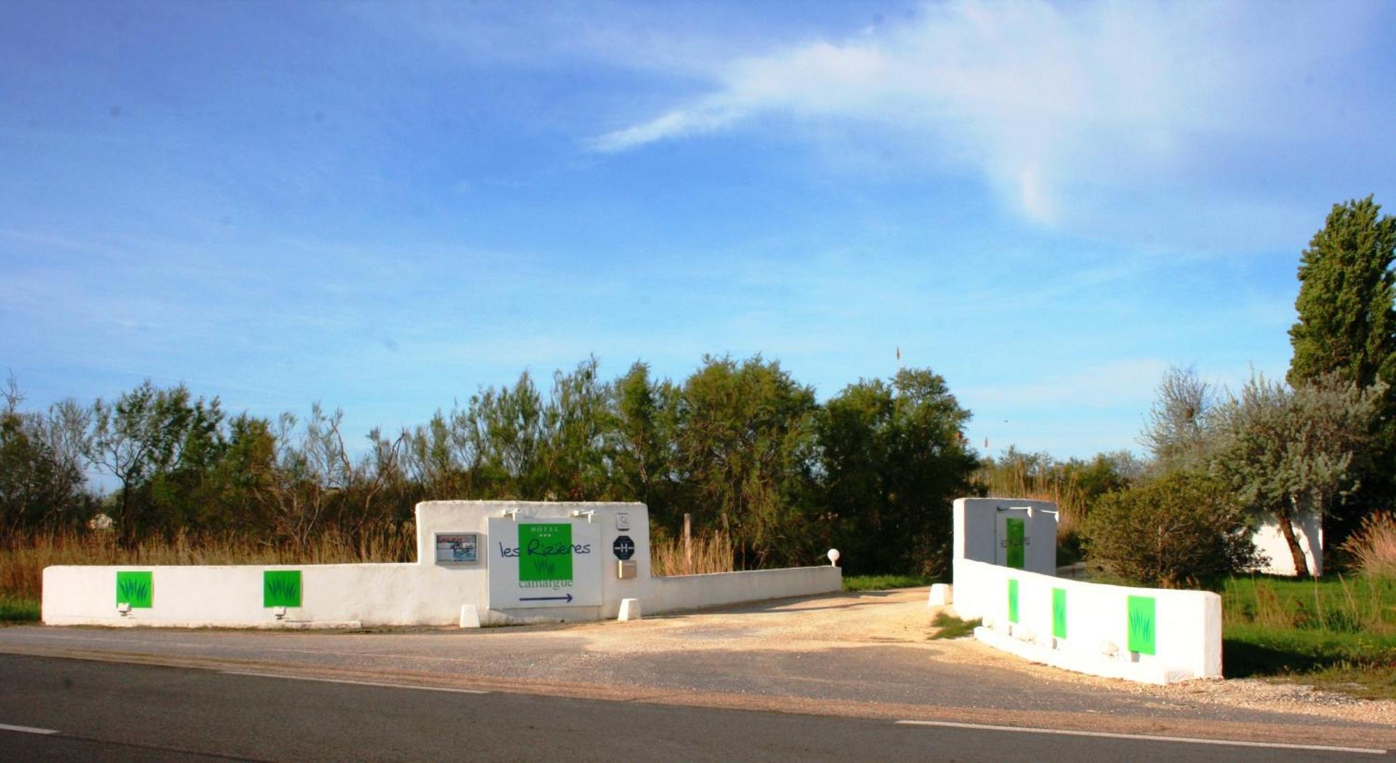 Les Rizieres Hotel แซ็งต์-มารี-เดอ-ลา-แมร์ ภายนอก รูปภาพ