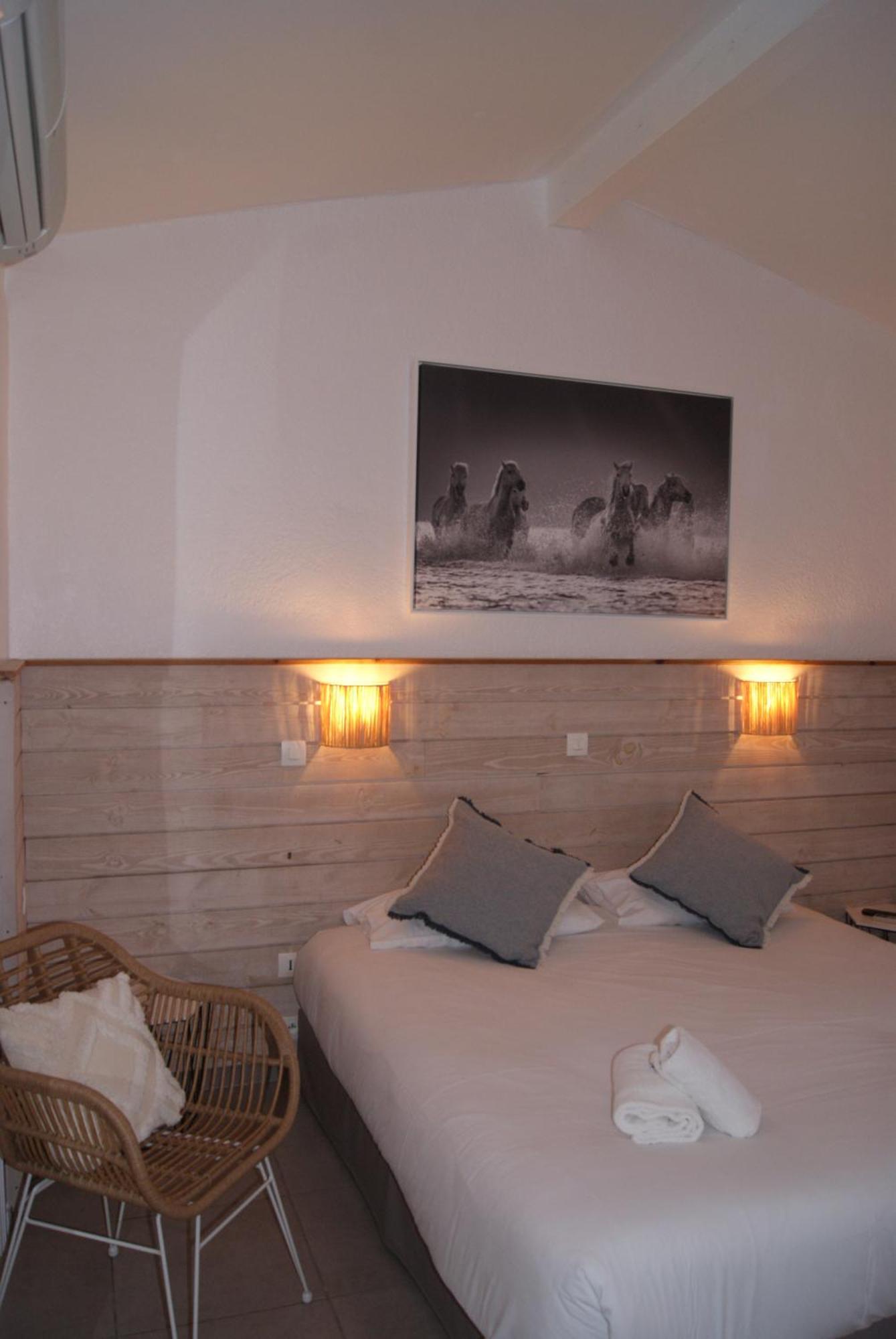 Les Rizieres Hotel แซ็งต์-มารี-เดอ-ลา-แมร์ ภายนอก รูปภาพ