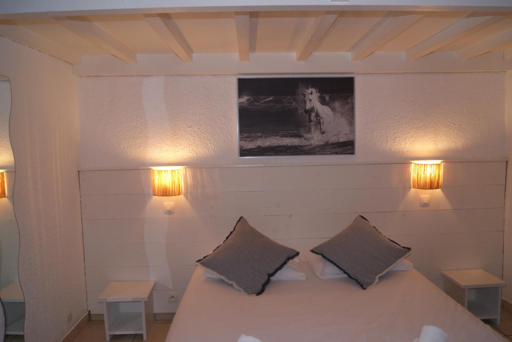 Les Rizieres Hotel แซ็งต์-มารี-เดอ-ลา-แมร์ ภายนอก รูปภาพ