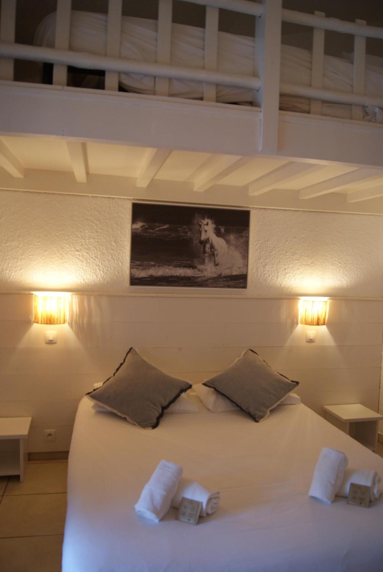 Les Rizieres Hotel แซ็งต์-มารี-เดอ-ลา-แมร์ ภายนอก รูปภาพ