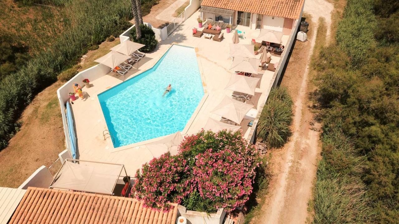 Les Rizieres Hotel แซ็งต์-มารี-เดอ-ลา-แมร์ ภายนอก รูปภาพ