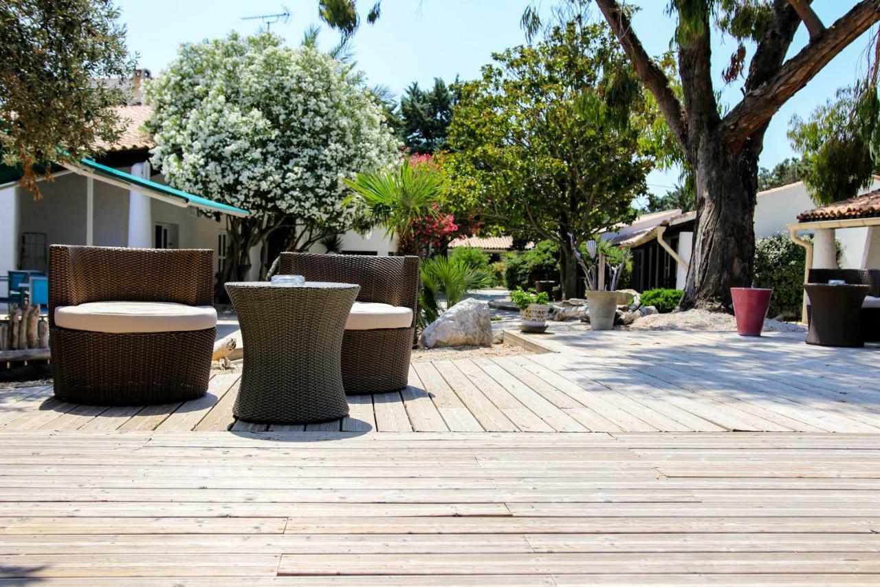 Les Rizieres Hotel แซ็งต์-มารี-เดอ-ลา-แมร์ ภายนอก รูปภาพ